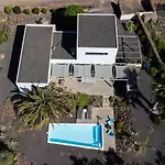 Majanicho Rock - With Heated Pool Βίλα *